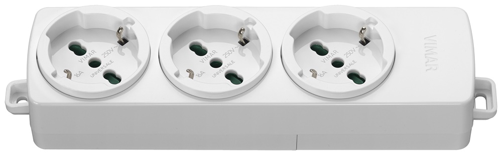 Presa multipla universale 3 uscite 16A 250V bianco uso domestico e ufficio