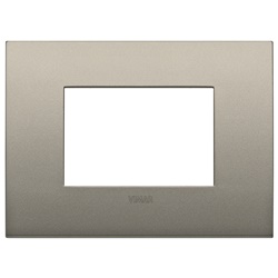 Placca Classic 3 moduli metallo champagne opaco per installazioni elettriche