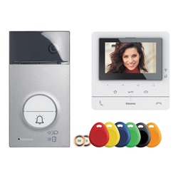Kit videocitofonico Classe100 X16E vivavoce Wi-Fi display 5” monofamiliare sicurezza accessi