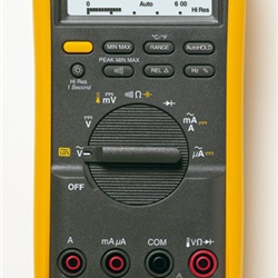 87-5 MULTIMETRO TRMS, 1000V, 10A AC