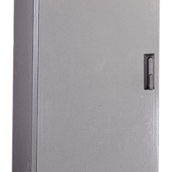 Armadio vetroresina CVHP 1 vano serratura cremonese ventilazione IP44 IK10 industriale 720x1394x450 mm