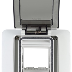 Calotta stagna IP55 spina inserita 2 moduli per scatola incasso 3 moduli Eikon Arké Plana