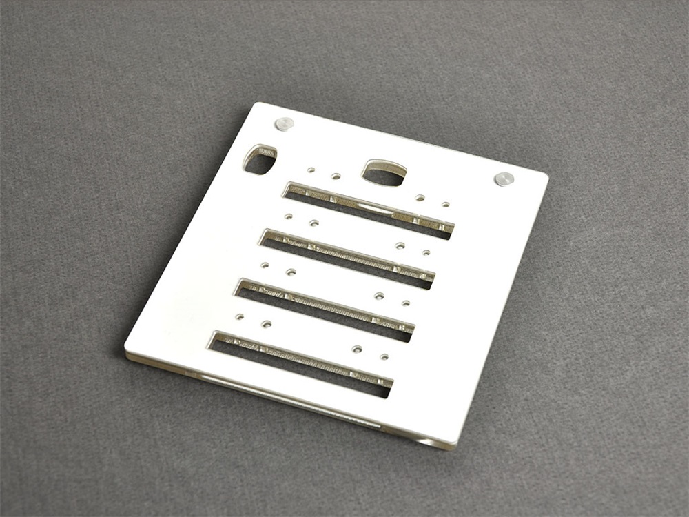 Piastra MG2-PTM per targhe MG-TDM 4x16 etichettatura professionale stampa termica robusta