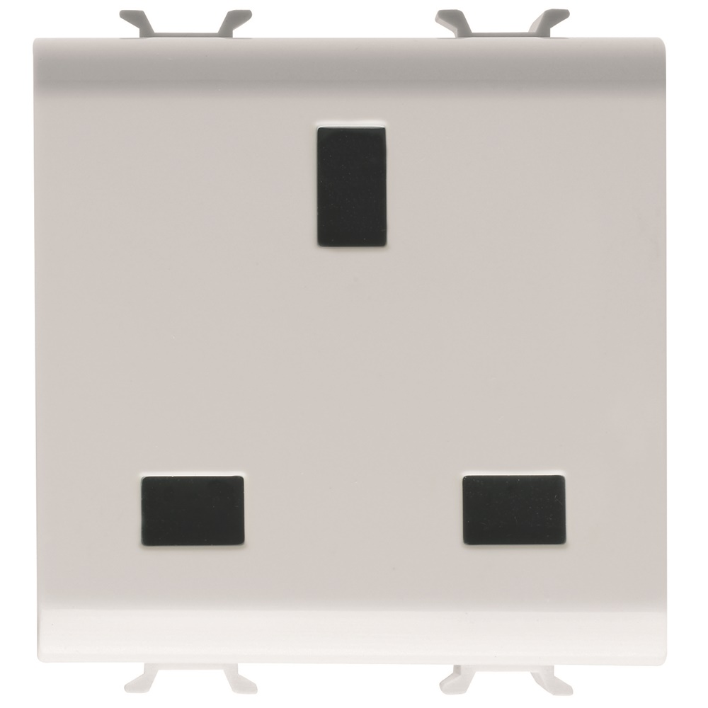 Presa 2M 2P+T 13A standard inglese B.SAT per uso elettrico domestico e industriale