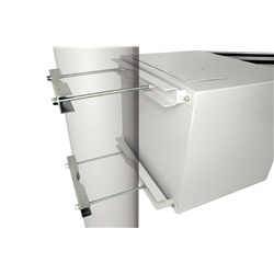 Kit fissaggio a palo acciaio galvanizzato IP55 per armadi esterni