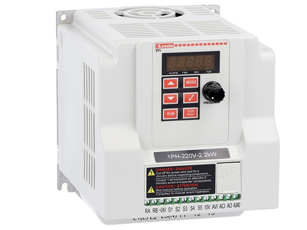 INVERTER MONOF. 1,5KW USCITA TRIF.240VAC