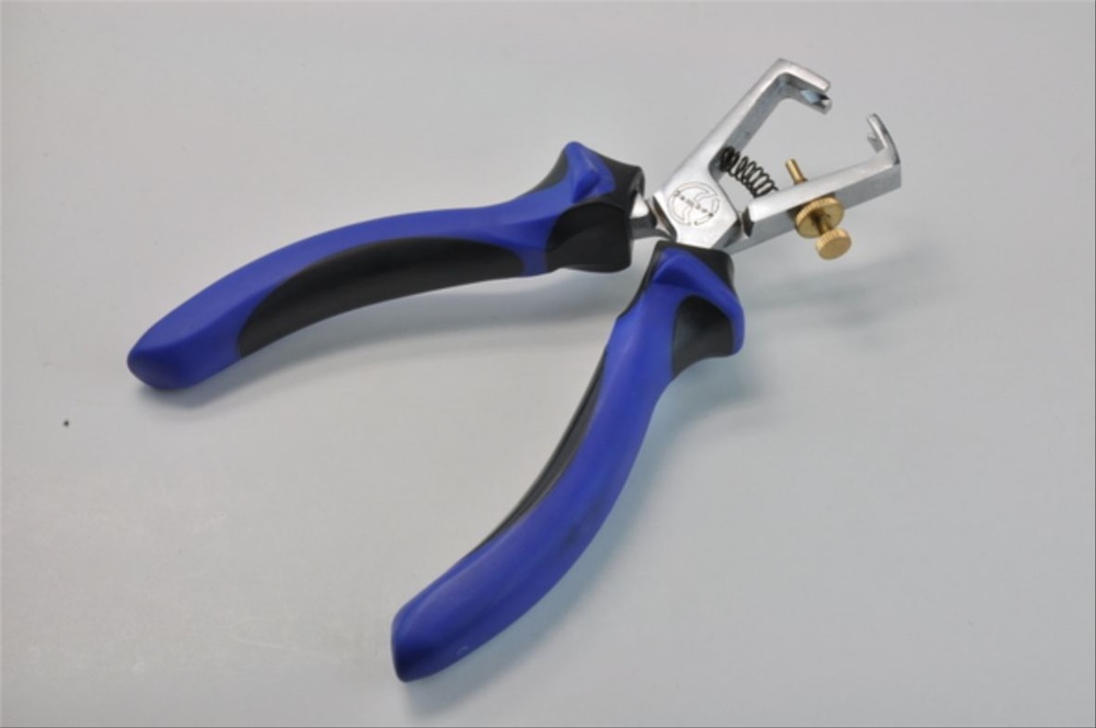 Pinza spelacavi regolabile 0,75-6 mmq per cablaggio professionale CEWSC180-KV