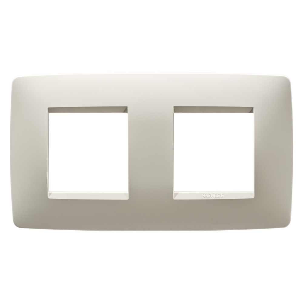 Placca elettrica ONE International 2+2 posti avorio tecnopolimero resistente design classico ambienti civili