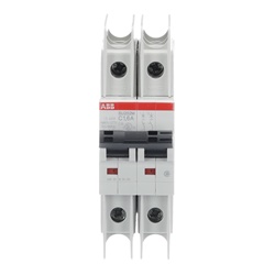 Interruttore automatico miniatura SU202M 2 poli 1,6 A C 400 V AC 11,2 kA uso residenziale e industriale