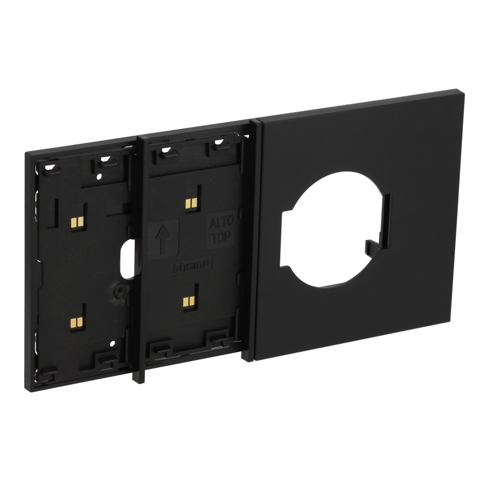 Frame elettrificato 4 moduli nero per presa 2P+T standard italiano e tedesco, installazione domestica e professionale