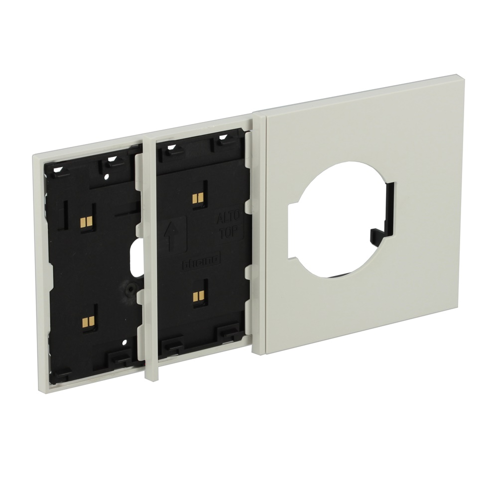 Frame elettrificato 4 moduli bianco per prese italiane e tedesche
