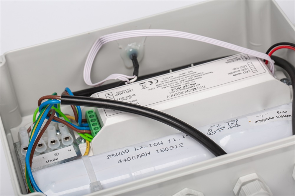 KIT EMERGENZA KEU2403V2 SCATOLA STA