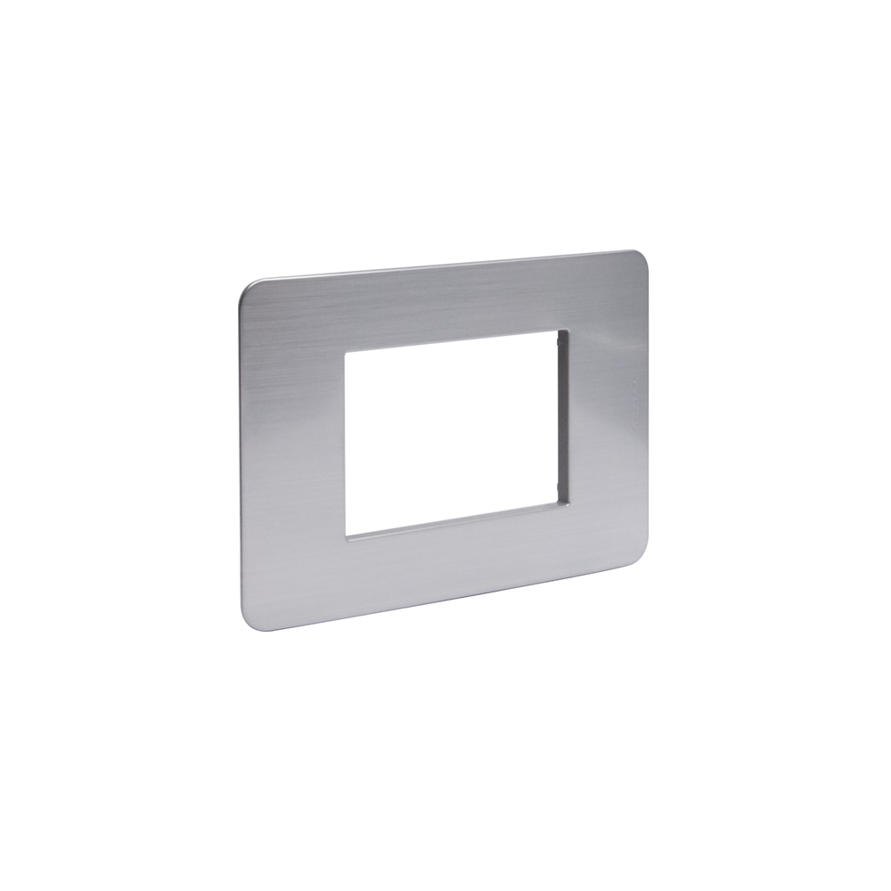 Placca elettrica MatixGO 3 moduli alluminio resistente per impianti elettrici