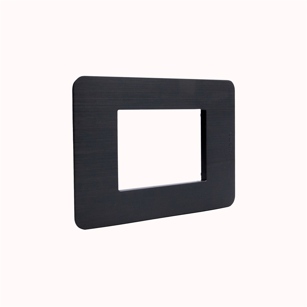 Placca elettrica 3 posti MatixGO black nickel tecnopolimero per ambienti residenziali e commerciali