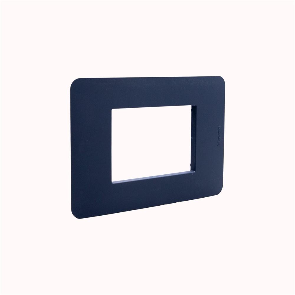 Placca MatixGO 3 moduli tecnopolimero blu per impianti elettrici interni