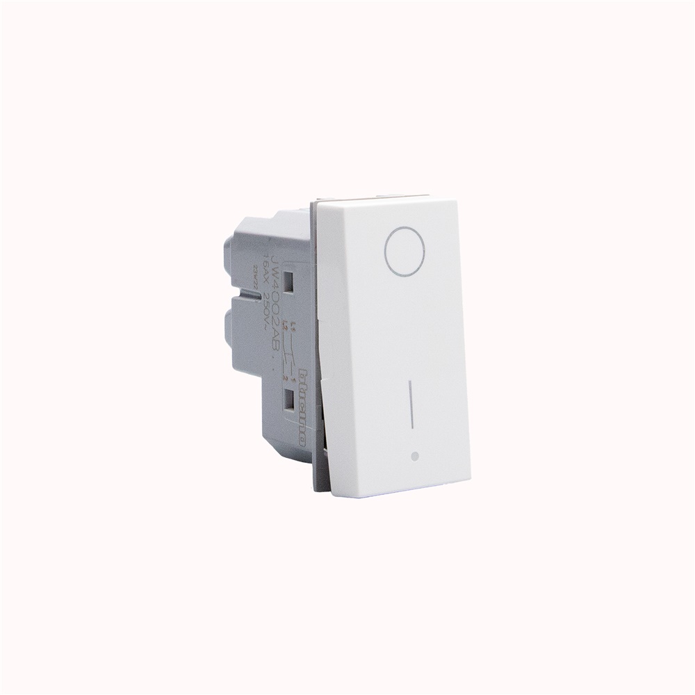 Interruttore 2P 16AX 1 modulo illuminabile LED bianco antibatterico MatixGO