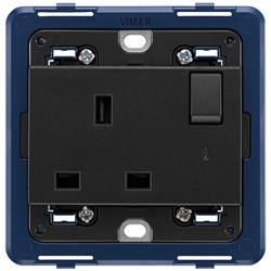 Presa 2P+T 13A 250V standard inglese con interruttore grigio per scatole BS
