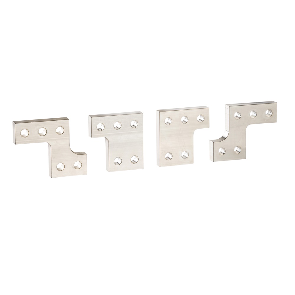 Set distanziatori poli 95 mm per Masterpact MTZ1 4 poli connessione piatta