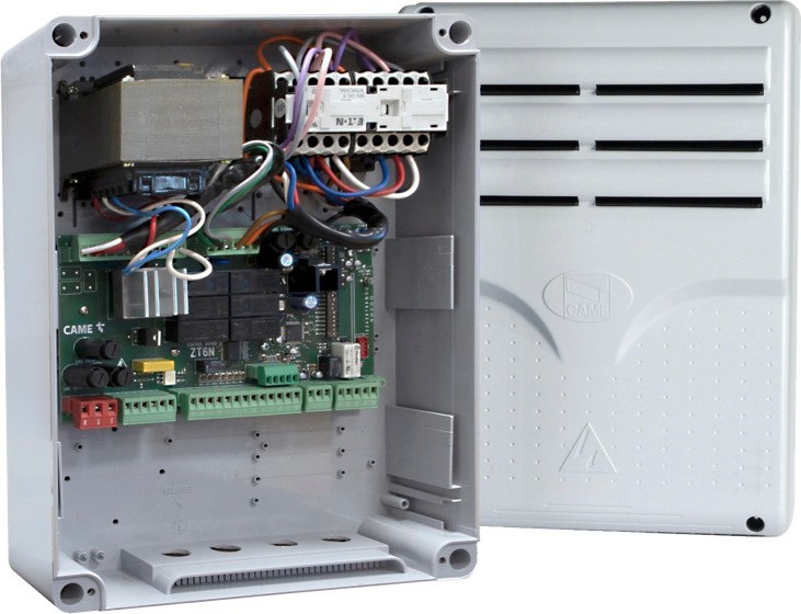 QUADRO COMANDO 230 - 380  V AC TRIF