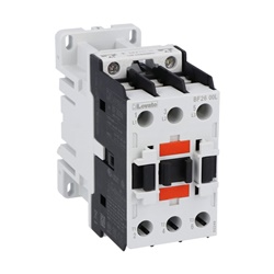 Contattore tripolare 3 poli 26A AC3 bobina 24V DC basso consumo uso industriale