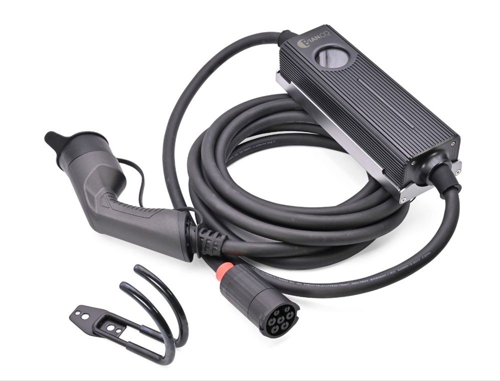 Caricabatterie veicoli elettrici portatile CEBS-PCD050 ricarica rapida e sicura uso domestico e professionale