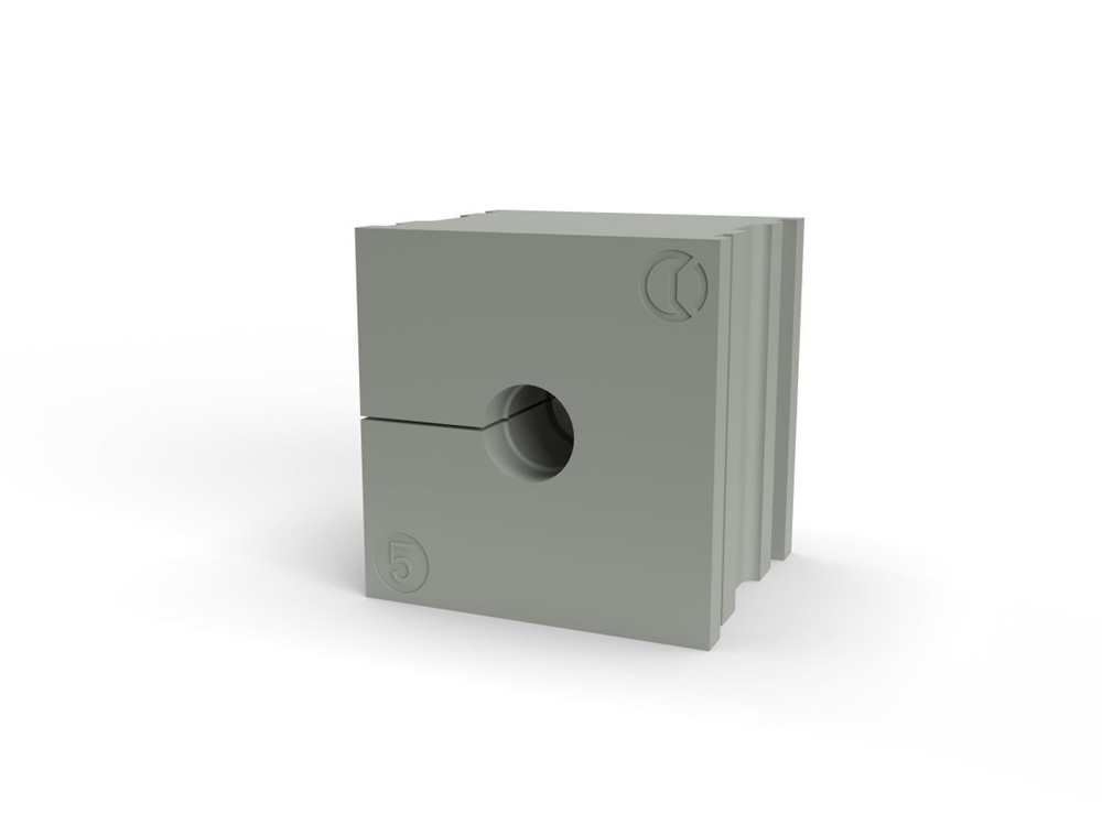 Gommino passacavi piccolo in TPE grigio IP66 halogen free per cavo 5-6 mm
