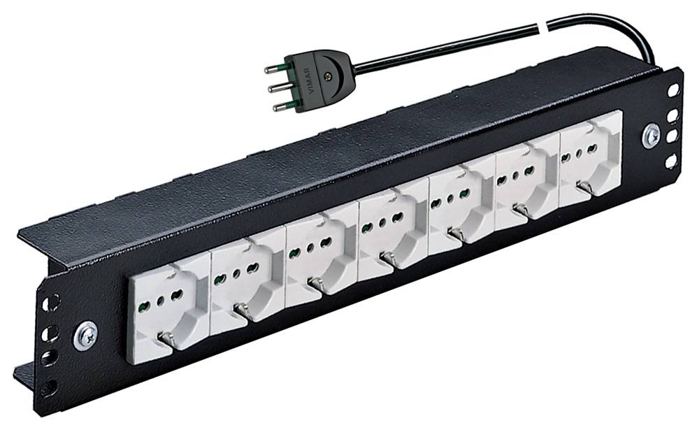 Pannello 19” 7 uscite SICURY 2P+T 16A 250V con cavo 3 m 3G1,5 mm² spina S17 universale