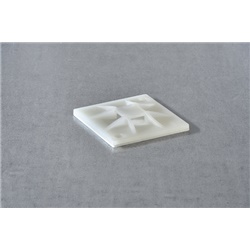 Basetta fissaggio 20x20 mm naturale con viti per fascette serie Q-Mount, uso cavi affidabile