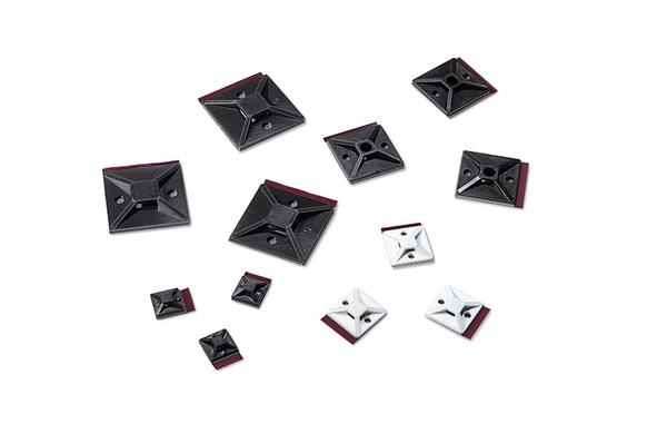 Basetta adesiva 19x19 mm nera MB3APT-A adesione elevata superfici basse e alte energie uso industriale e automotive