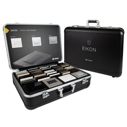 Valigia dimostrativa Eikon con placche finiture e quattro punti luce completi