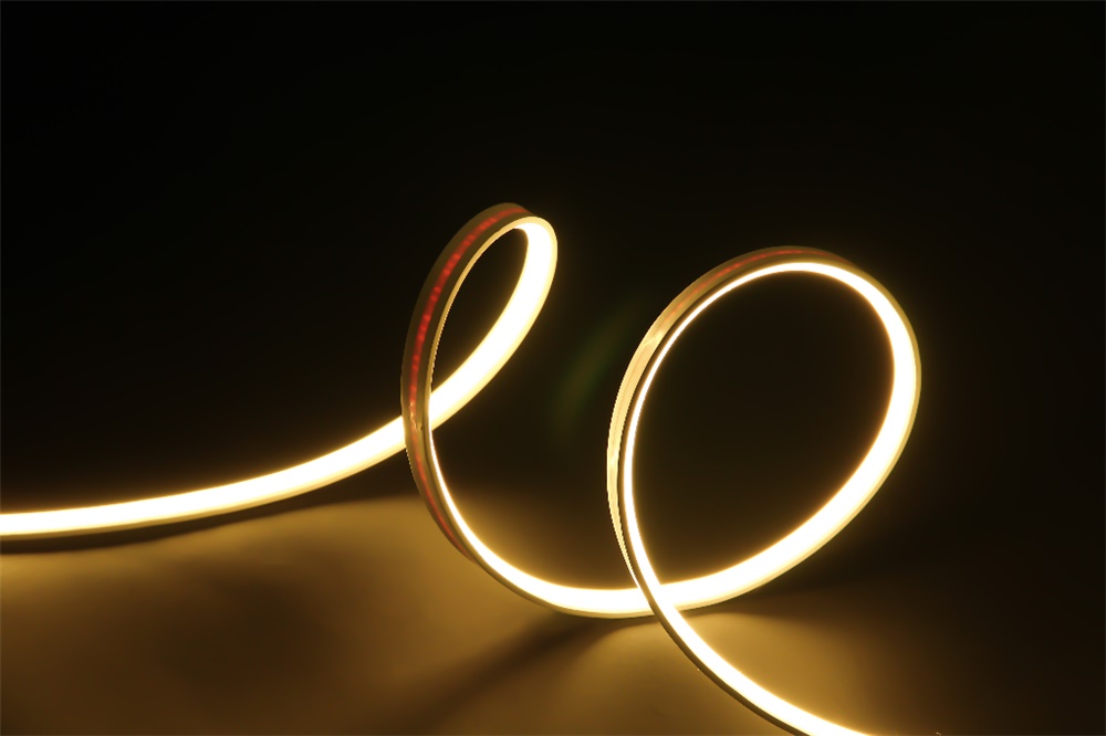 Strip LED 1 metro 15W/m IP65 luce neutra 4000K 238 LED per interni ed esterni