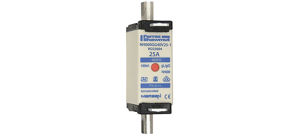 Fusibile NH000 gG 25A 400VAC con doppio indicatore e tag isolati per protezione cavi e impianti industriali