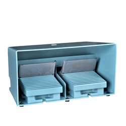 Interruttore a pedale doppio - IP66 c/protezione metallo blu-2 NC + 2 NO
