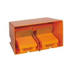 Interruttore a pedale doppio XPE-R c/protezione metallo arancio - 2NC+2NO