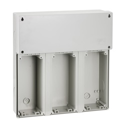 Base modulare 3 prese interbloccate Unika per impianti elettrici residenziali e industriali