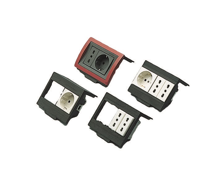 Mostrina Gewiss Serie S.20 colore nero per alloggiamento prese e interruttori elettrici uso civile e industriale