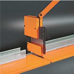 Taglierina elettrica canaline isolanti lama affilata uso professionale elettricisti
