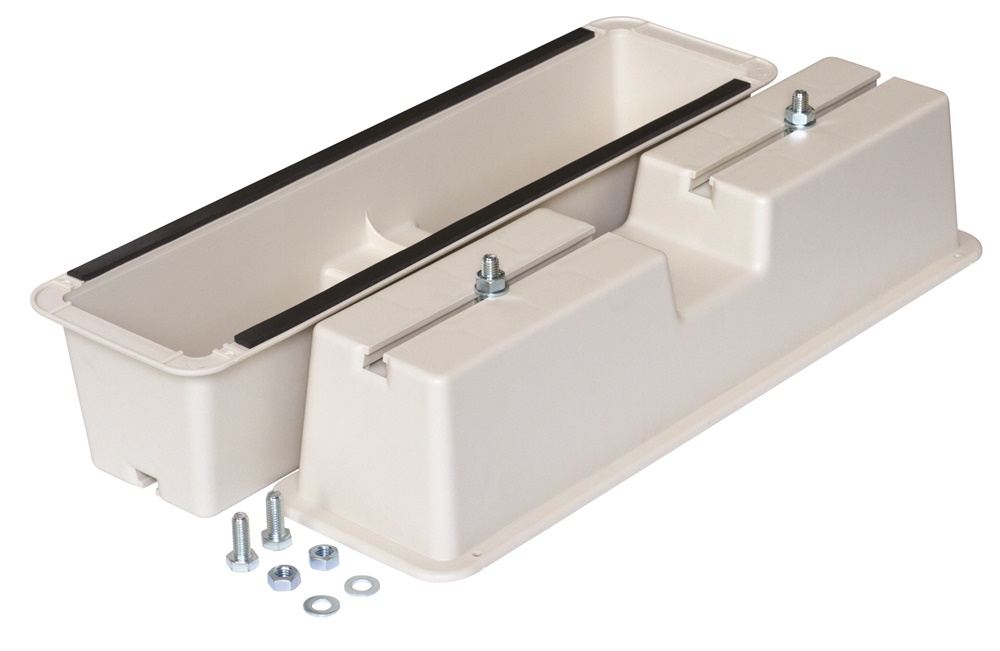 Base pavimento universale resistente per installazioni elettriche esterne con fissaggi metallici