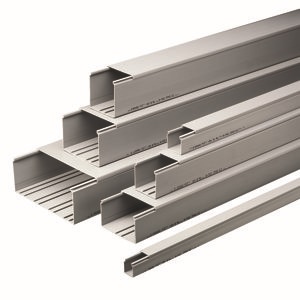 Canale elettrico metallo 40x40 mm robusto versatile per impianti industriali e civili