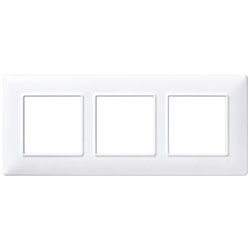 Placca 6 moduli (2+2+2) tecnopolimero bianco interasse 57 mm per installazioni elettriche interne