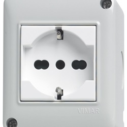 Plana-Contenitore IP40 2M+presa univers Plana 