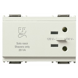 Presa per rasoio 230V bianco con trasformatore isolamento 20VA 3 moduli uso domestico