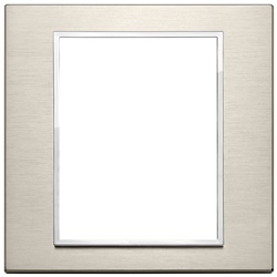 Placca 8 moduli alluminio anodizzato bronzo chiaro per impianti elettrici