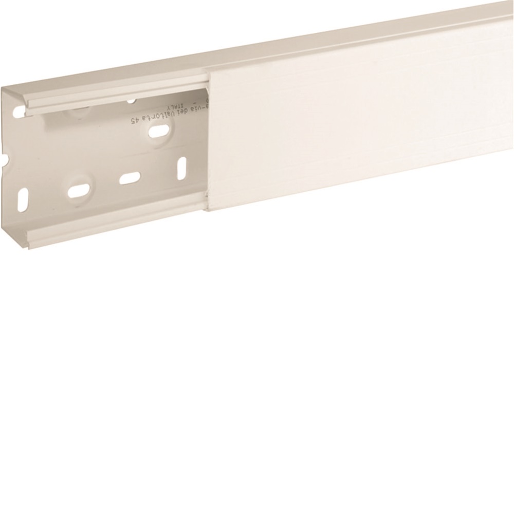 Conforme a EN 50085-2-1.