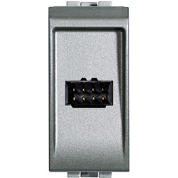 Presa 8 vie Light Tech per installazioni elettriche interne con connessione sicura e versatile