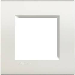Placca bianca 2 moduli quadrata in tecnopolimero per impianti elettrici incasso residenziali e professionali