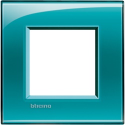 Placca quadra 2 moduli verde deep in tecnopolimero per installazioni elettriche