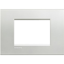 Placca quadra 3 moduli argento metallo incasso elettrico