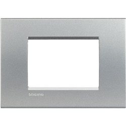 Placca tecnica 3 moduli in tecnopolimero per impianti elettrici incasso