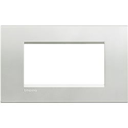 Placca quadra 4 moduli metallo argento per impianti elettrici